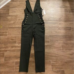 Juniors jumpsuit NWT olive green size Large